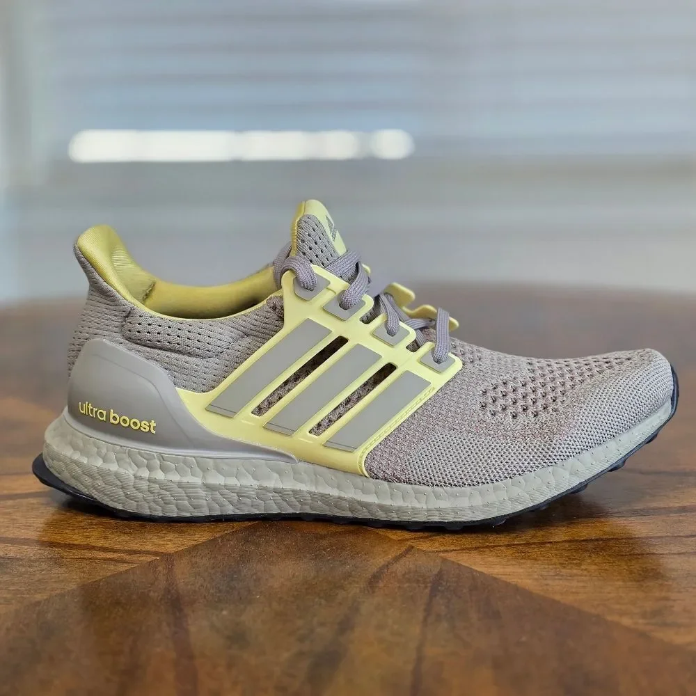 Adidas Ultraboost 1.0 Putty Beige Powder Yellow Black New JR3370 Men's Size 8.5